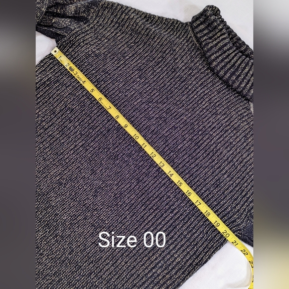 🆕 Torrid Lurex Cold Shoulder Turtle Neck Sweater (Torrid 00 & 5) - Picture 4 of 16